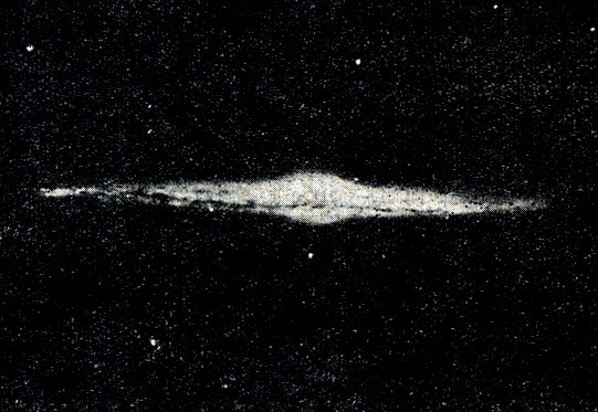 Рис. 19. Спиральная галактика NGC 4565, видимая с ребра.